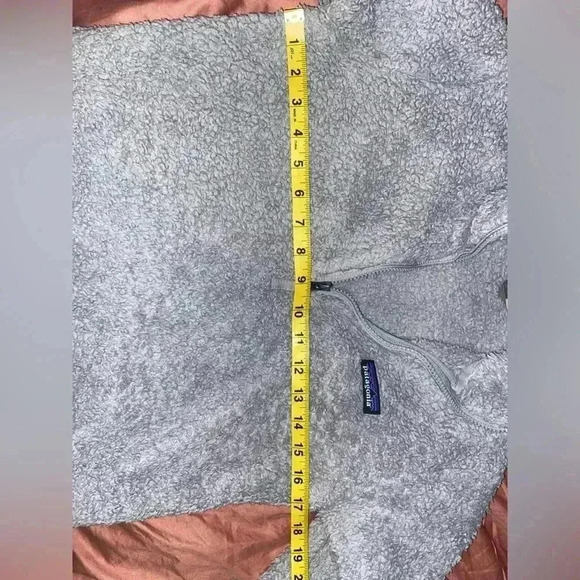 Patagonia Women’s XS Quarter Zip Sweatshirt - Picture 6 of 6